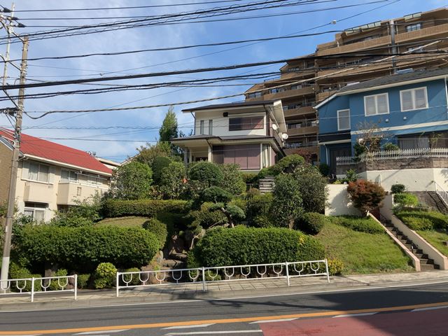 木造2階建て家屋解体工事(神奈川県横浜市中区山元町)　工事中の様子です。